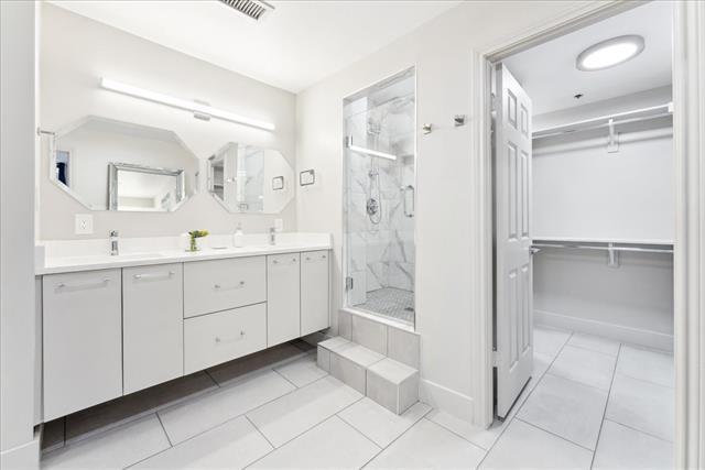Foto del edificio - 5909 Luther Ln