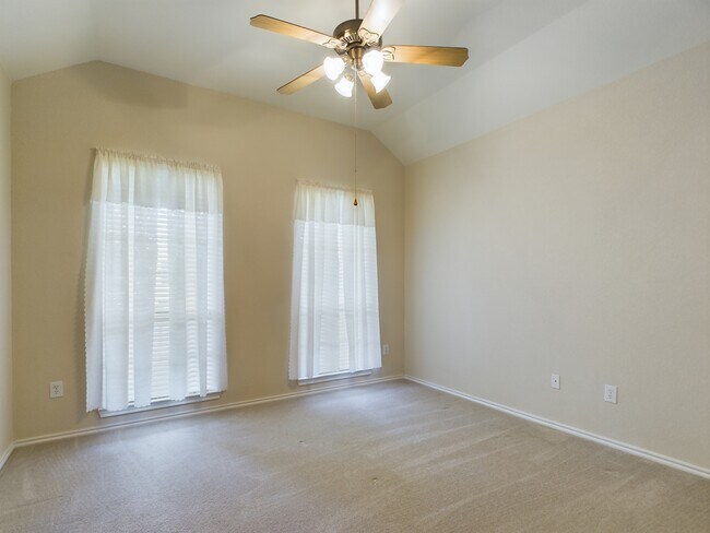 Building Photo - 113 Songbird Dr