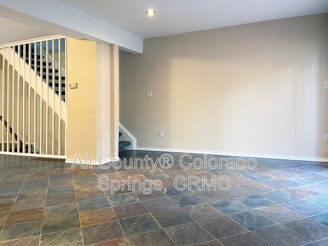 Foto del edificio - 550 Manor Ct