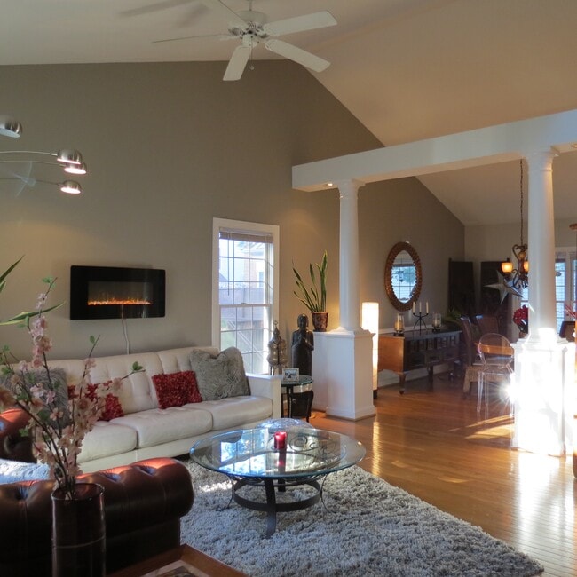 Living Room - 3822 Parkland Drive