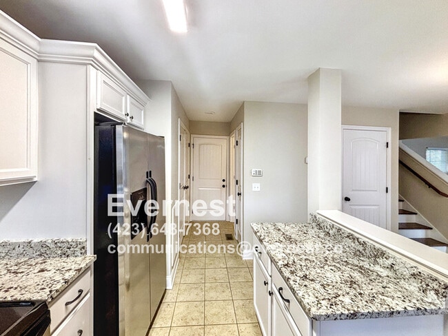 Building Photo - Comfortable 3-Bedroom Home with Convenient...