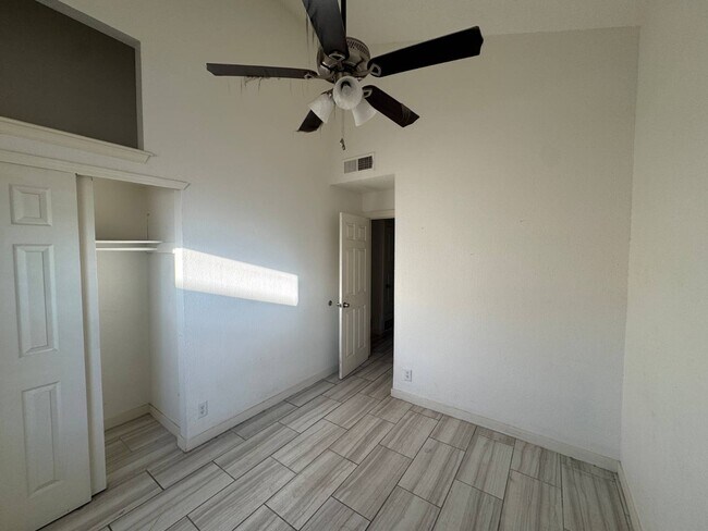 Foto del edificio - 1795 Victor Lopez Dr