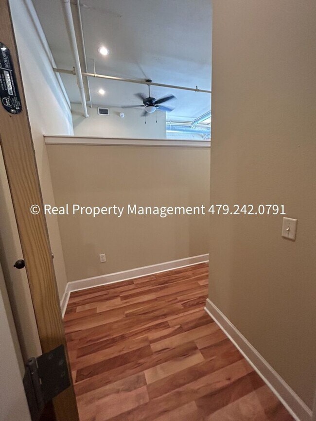 Foto del edificio - $850 MOVE-IN SPECIAL (does not include app...