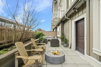 Building Photo - 368 Ellesmere Av