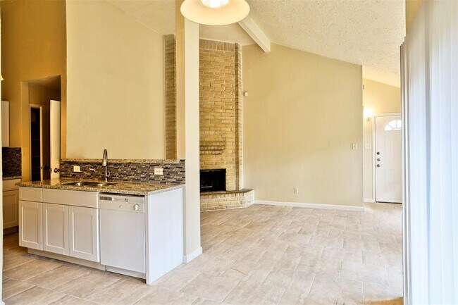 Building Photo - 6615 Greenyard Dr