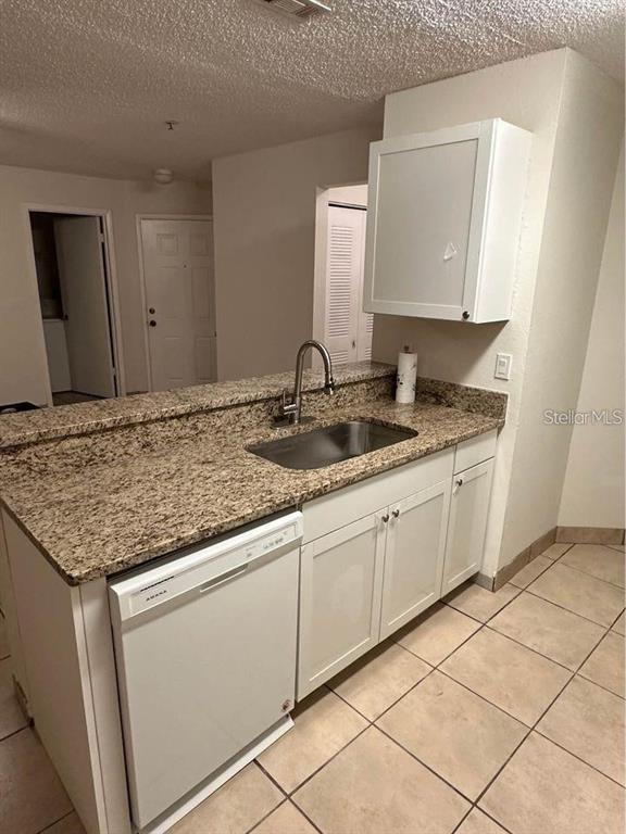 Foto del edificio - 976 Leeward Pl