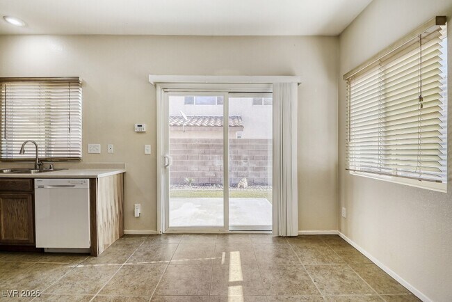 Foto del edificio - 10230 Lupine Meadow Dr