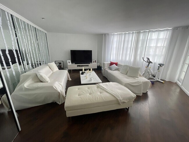 Foto del edificio - 2750 NE 183rd St