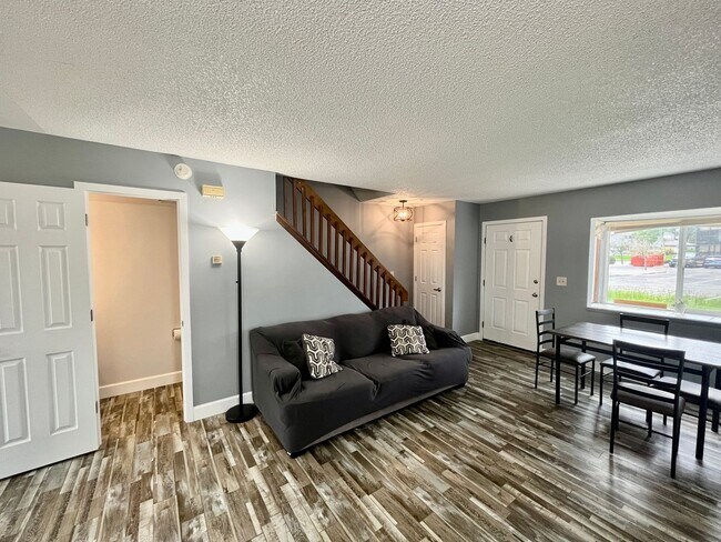 Foto del edificio - 7618 Lexington Manor Dr