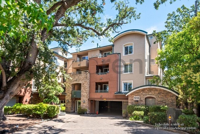 Building Photo - 1310 Creekside Dr