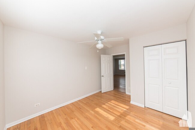 Foto del edificio - 7549 N Bell Ave
