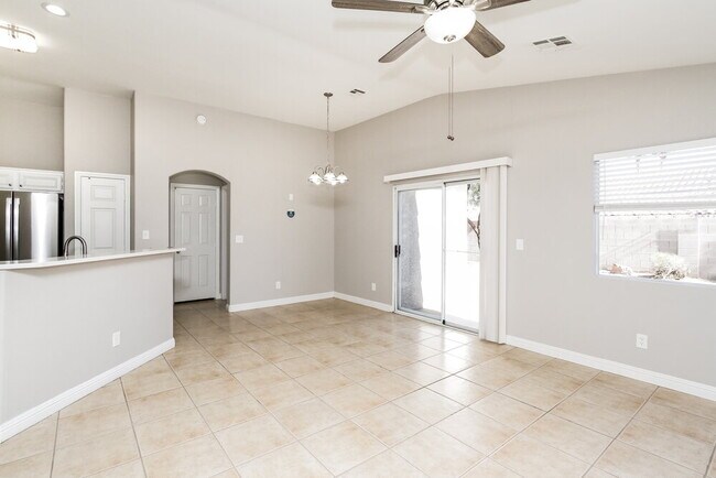 Foto del edificio - 716 Castlebridge Ave