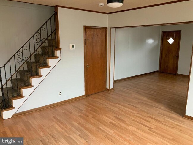 Foto del edificio - 334 Blue Bell Rd