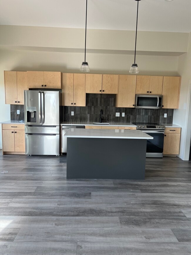 Building Photo - 1316 18th Ave S