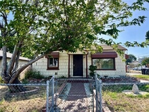 Building Photo - 342 S Sycamore Ave
