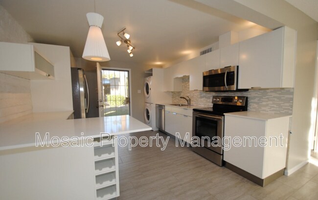 Building Photo - 4351 N 36th Pl
