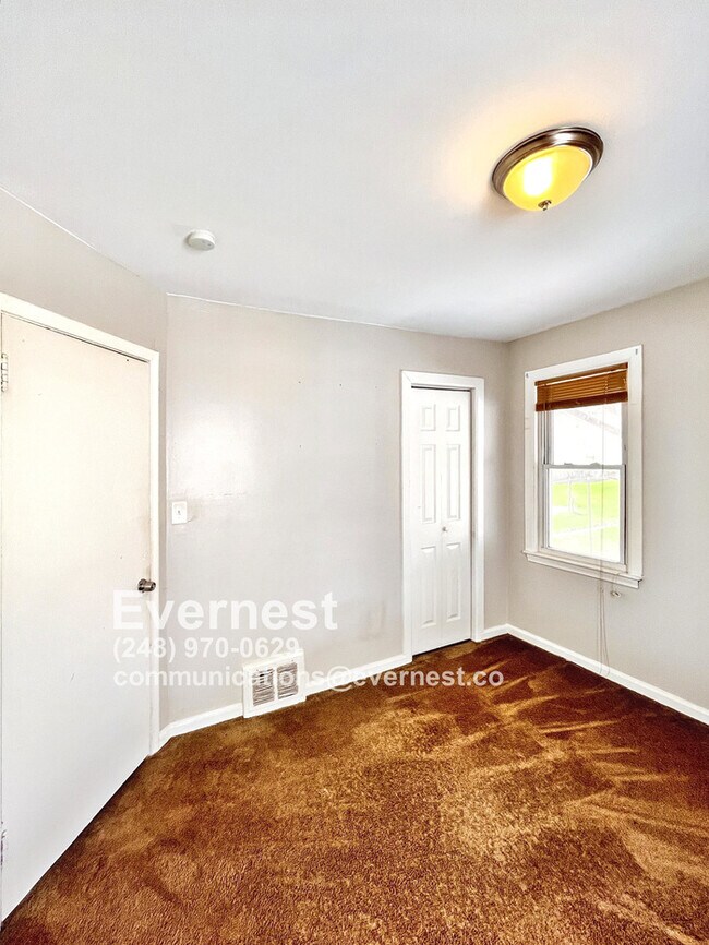 Building Photo - Cozy 3-Bedroom Home with Convenient Access...