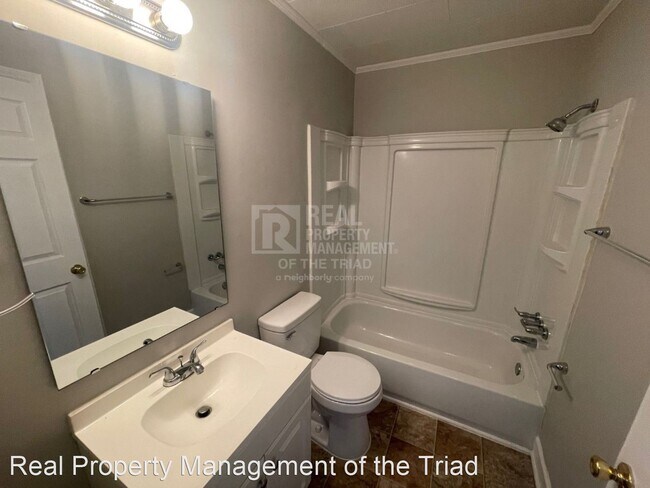 Foto del edificio - 3 br, 1 bath House - 1931 Bedford St
