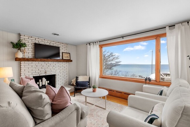 Building Photo - 106 Shore Dr