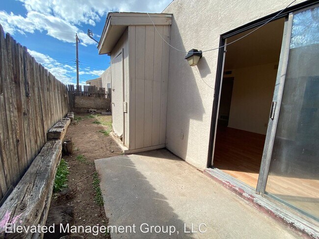 Building Photo - 1301 Dickerson Dr SE