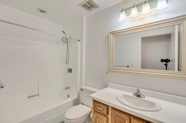 Foto del edificio - 2555 Elm Ave