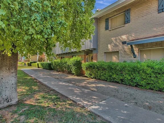 Building Photo - 6165 N Granite Reef Rd