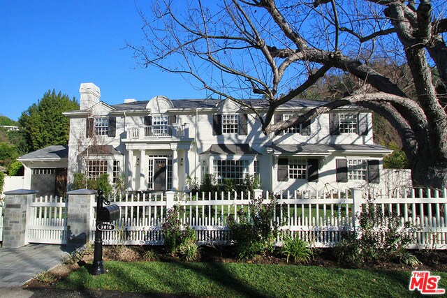 Primary Photo - 3816 Longridge Ave