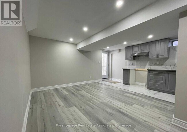 Building Photo - 6978 Tassel Crescent