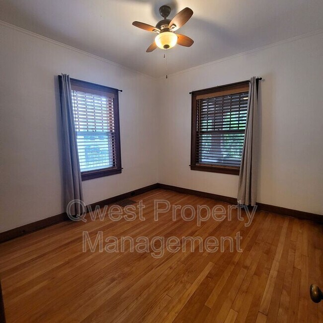 Foto del edificio - 745 Hawthorne St NE
