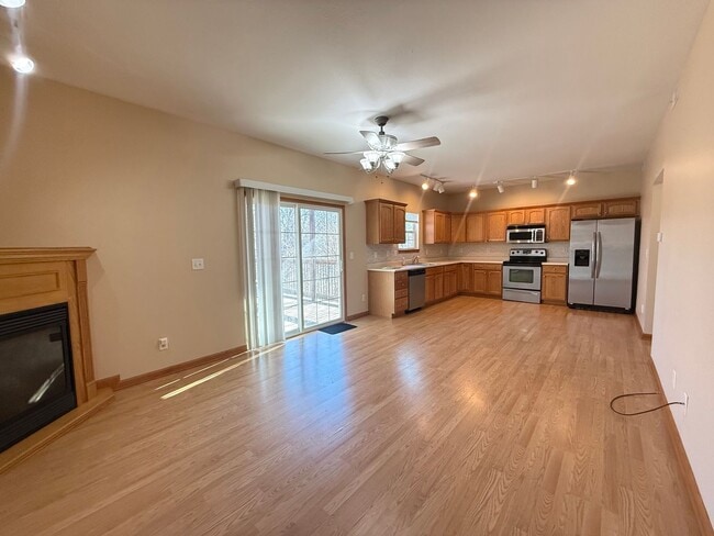 Building Photo - Beautiful 2 Bed, 2 Bath Luxury Condo - May Promo -Apply Today!