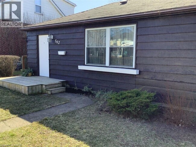 Photo du bâtiment - 562 Beach Blvd