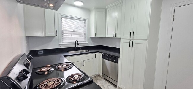 Building Photo - 3701 Laguna Way