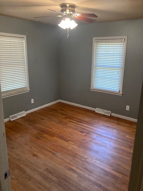 Dormitorio 2 - 9605 W 47th St