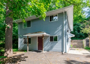 Building Photo - 1550 Jones Dr