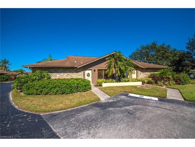Building Photo - 859 Palm View Dr