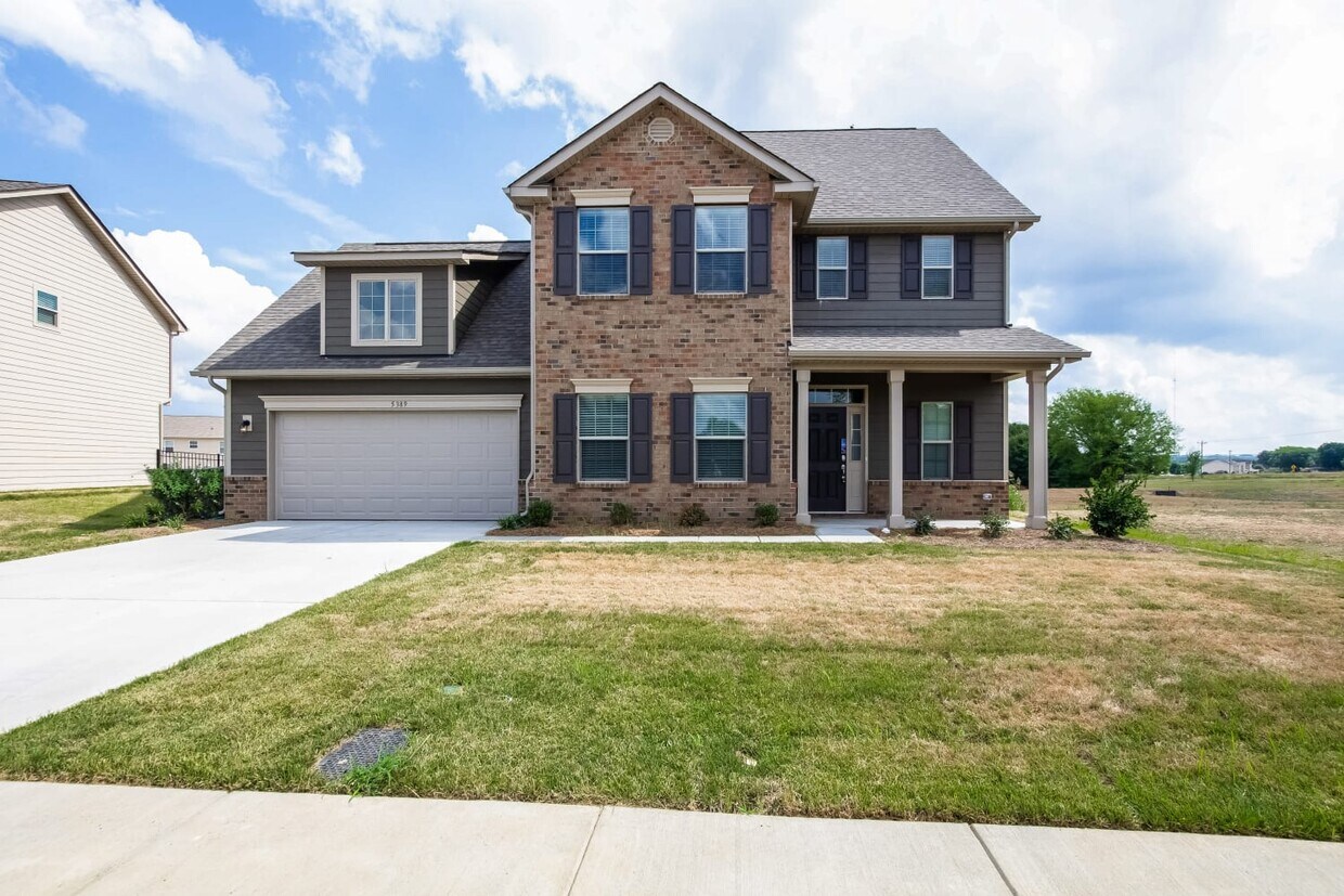 5389 Roberta Crossing Dr House Rental in Concord, NC