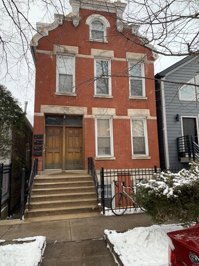 Foto del edificio - 2222 W Dickens Ave