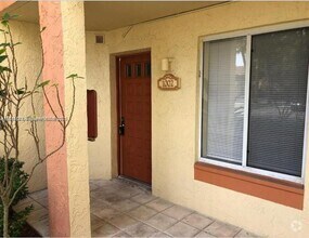 Building Photo - 1002 Coral Club Dr