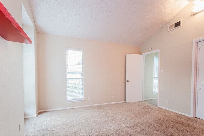 Foto del edificio - 4709 Misty Slope Ln