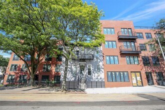 Building Photo - 221 Howard Ave