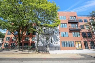 Building Photo - 221 Howard Ave
