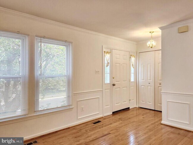 Foto del edificio - 5840 Westwater Ct