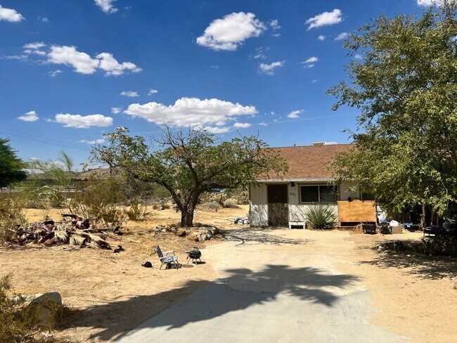 Foto del edificio - 61776-61778 Desert Air Rd.