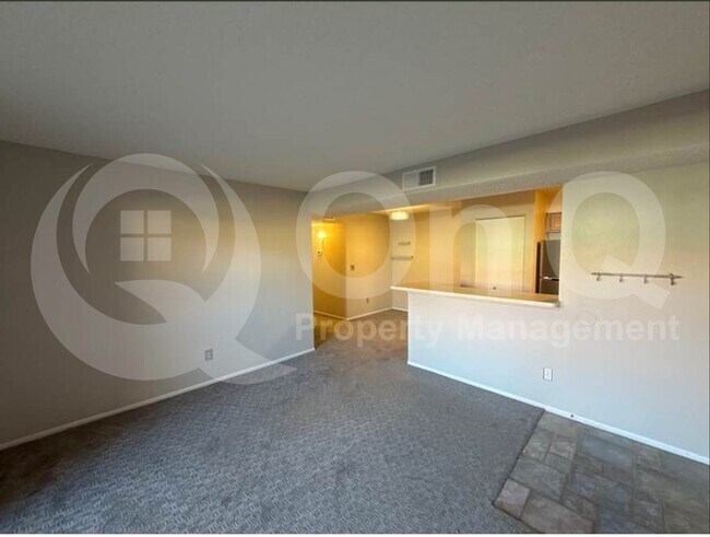 Foto del edificio - 2172 N Pantano Rd