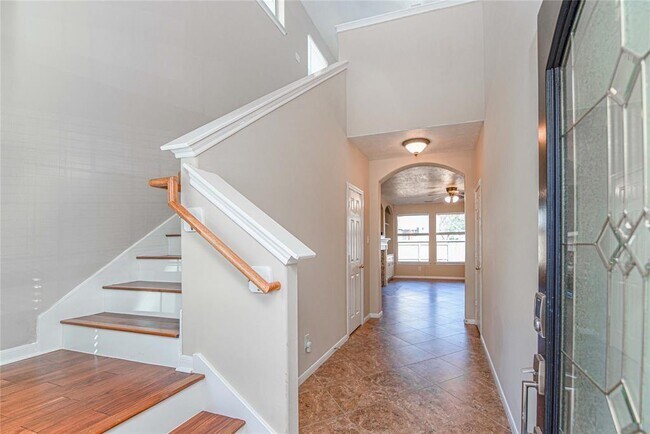 Building Photo - 143 W Burberry Cir