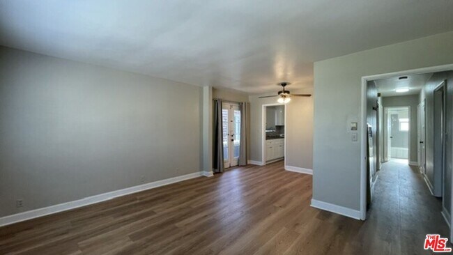 Foto del edificio - 4121 Ocean View Blvd