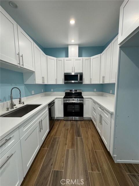 Foto del edificio - 6439 Graves Ave