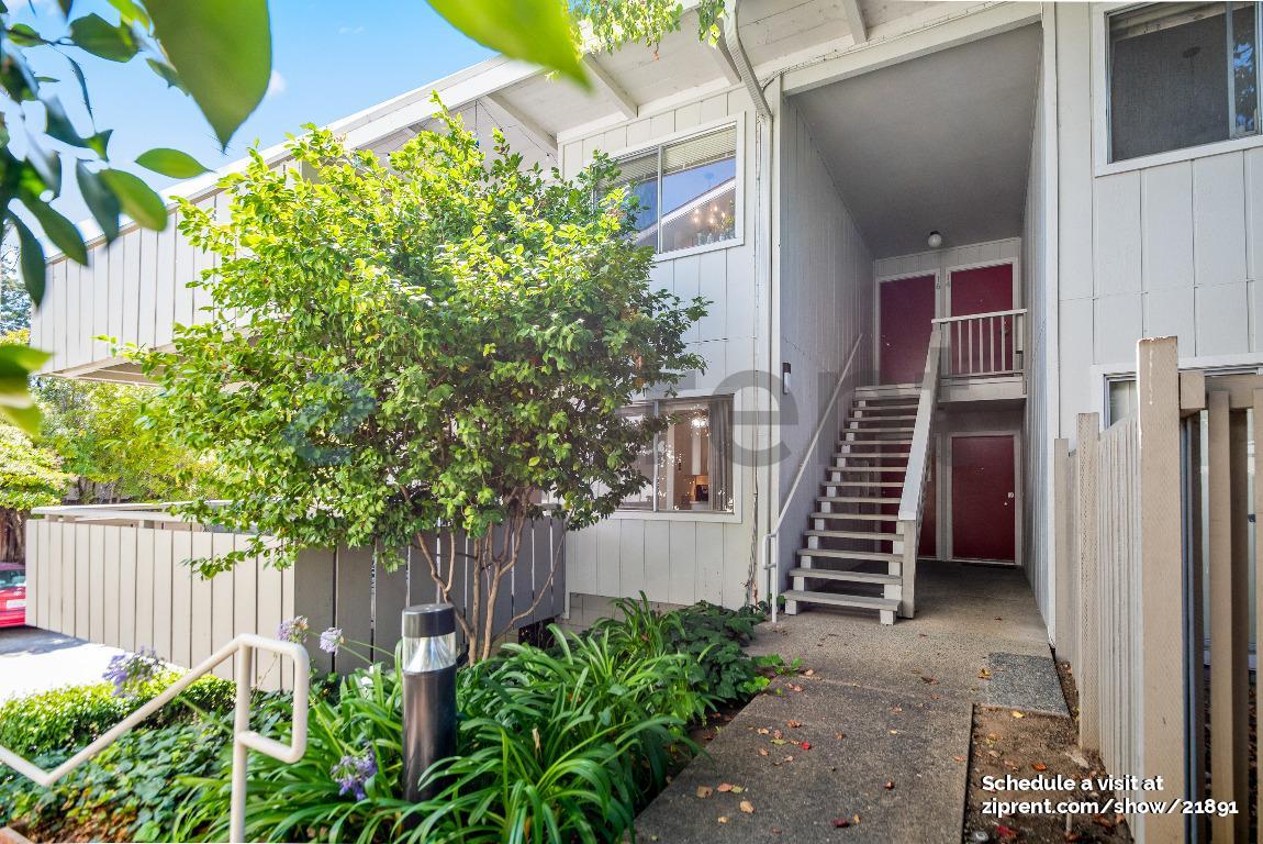 Foto principal - 255 S Rengstorff Ave