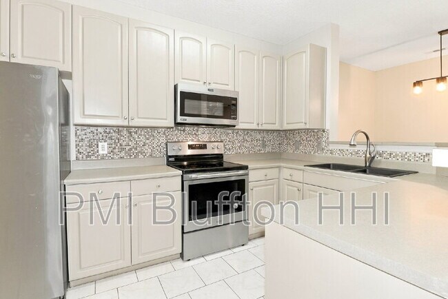 Foto del edificio - 100 Kensington Blvd