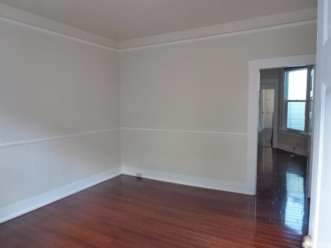 Foto del edificio - 1321 Stevenson St